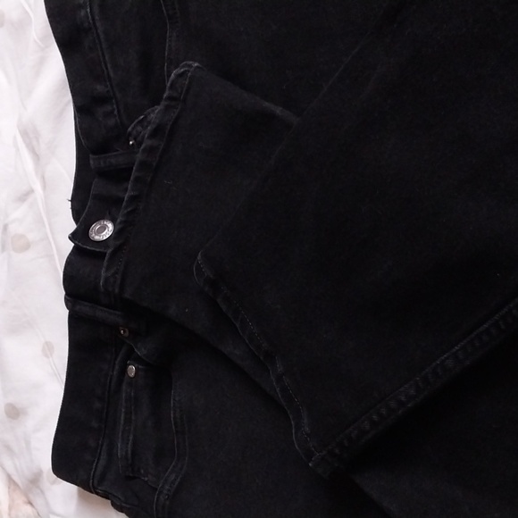 H&M Men's Slimming Fit High Rise Jeans sz 33x32 in Black - Picture 7 of 8